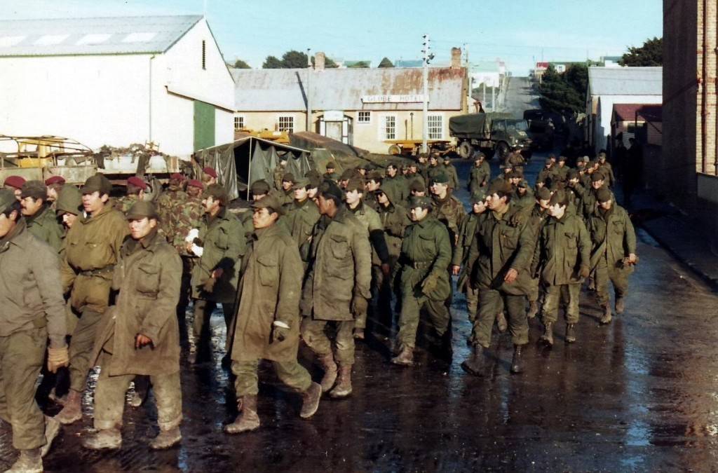 Prisioneiros de guerra argentinos nas ilhas Malvinas, 16 Junho 1982