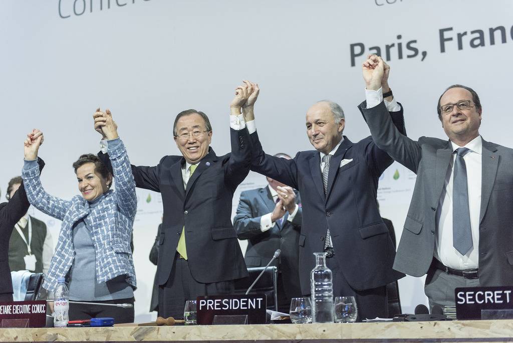 Cerimônia de encerramento da COP21, em Paris. Até o momento, apenas 27 países ratificaram o acordo