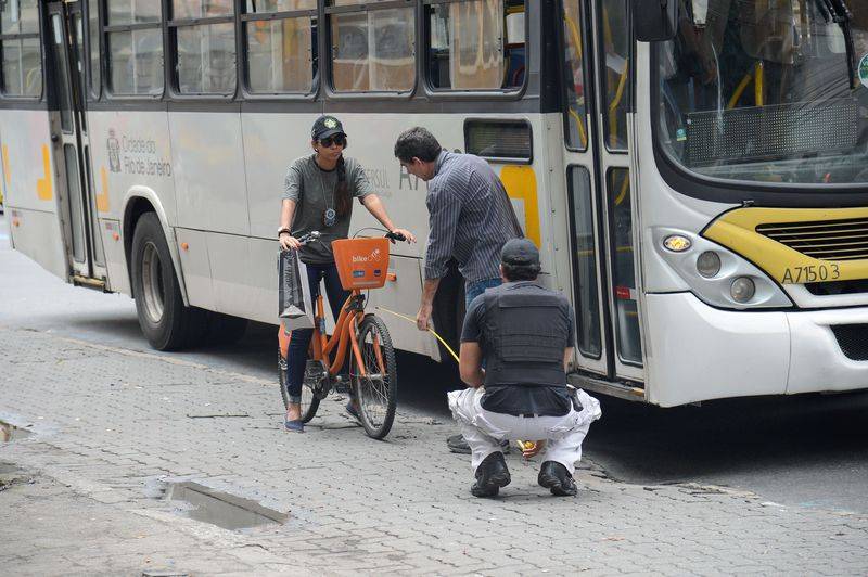 Polícia Civil faz reconstituição do acidente que causou a morte da ciclista Julia Resende de Moura