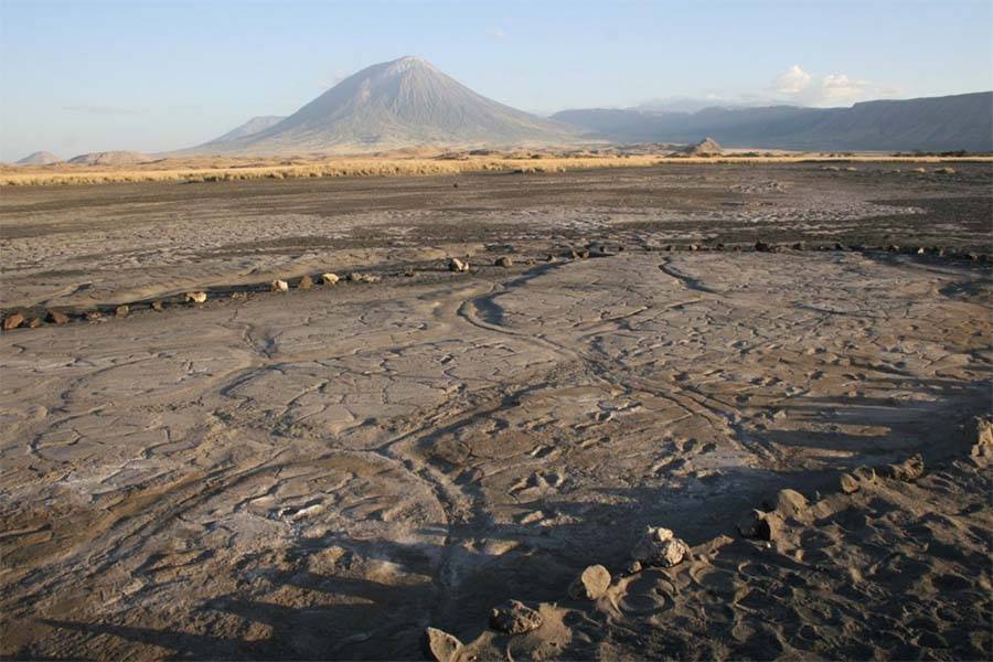Pegadas humanas pré-históricas em Engare Sero, Tanzânia