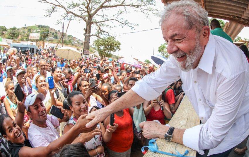 Ex-presidente Lula durante visita a ocupação Izidora (MG)