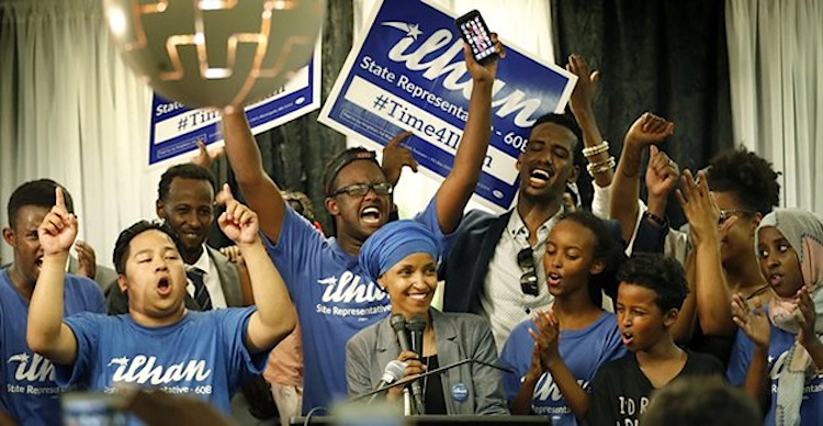 Ilhan Omar se elegeu deputada estadual no estado de Minnesota.