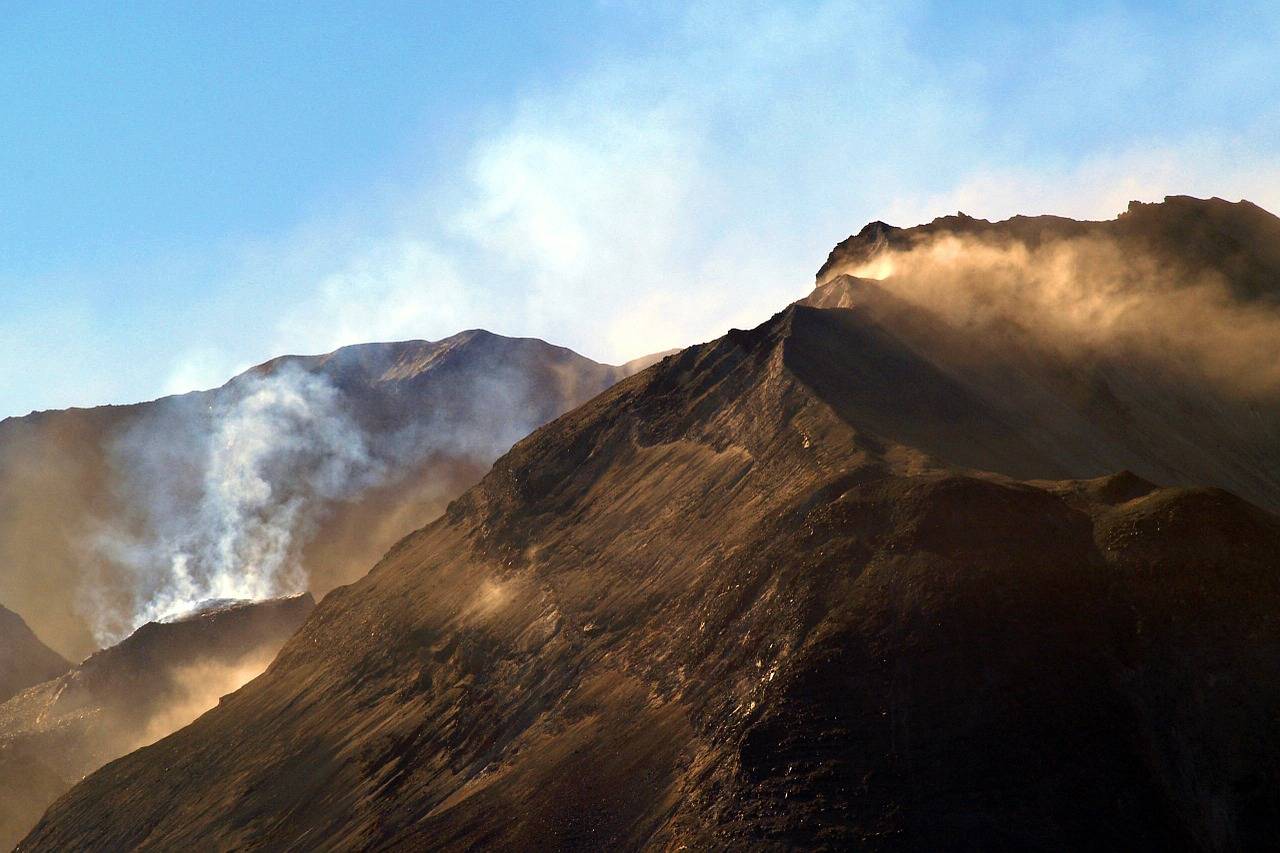 O Monte Santa Helena, que fica no Estado de Washington, forma parte de um arco vulcânico que se estende desde o norte da Califórnia até à Colombia Britânica, no Canadá.