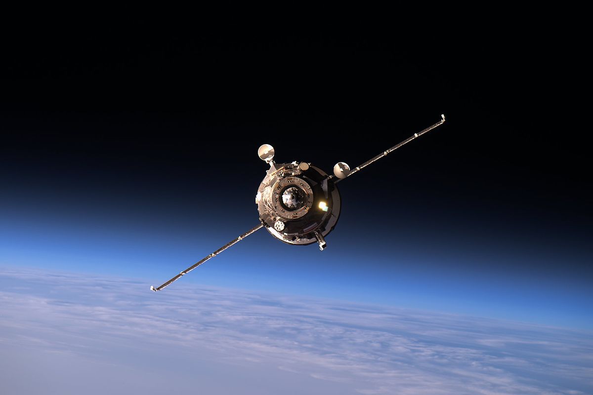 Nave russa Progress MS-02 se aproximando da Estação Espacial Internmacional
