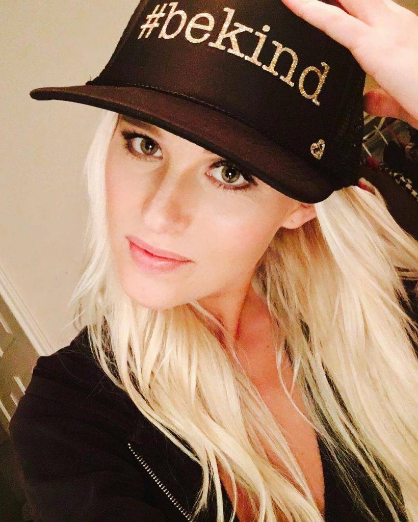  Tomi Lahren gosta de provocar polêmica com comentários ácidos, que apelam aos conservadores 