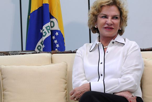 Ex-primeira-dama Marisa Letícia continua sedada e apresenta os quadros clínico, neurológico e tomográfico estáveis