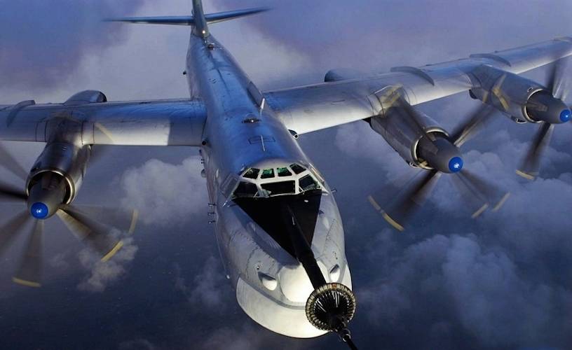 Um avião bombardeiro Tupolev Tu-95 'Bear' da Força Aérea da Rússia