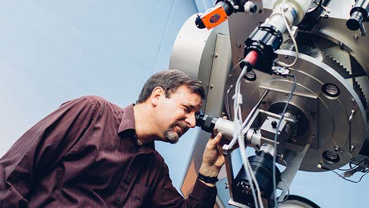 O astrônomo Larry Molnar, do Calvin College 