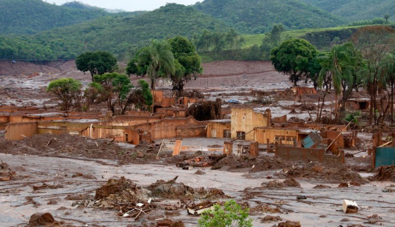 Distrito de Bento Rodrigues, Município de Mariana, Minas Gerais, alguns dias após rompimento da barragem da Mineradora Samarco