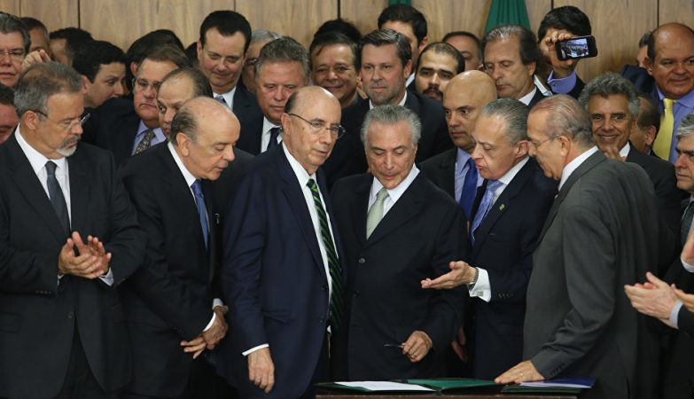 Em sua maioria, os ministros do governo de Michel Temer respondem a acusações de terem feito uso indevido de aviões da Força Aérea Brasileira 
