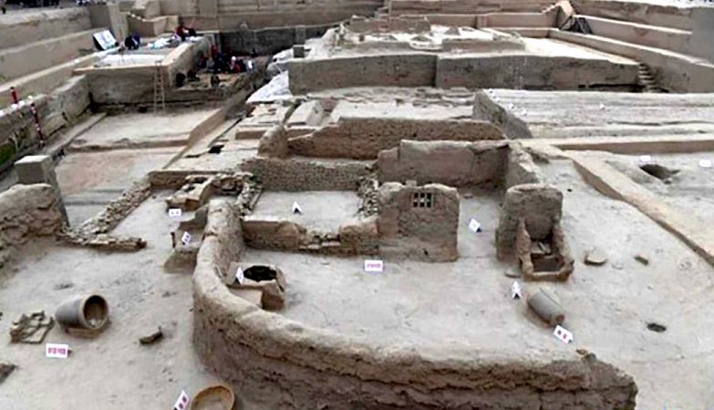 A cidade mais antiga, Daliang, foi encontrada a 12 metros de profundidade