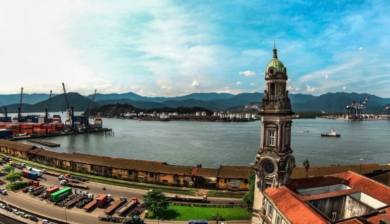 Vista panorâmica da Torre da Bolsa do Café e Porto de Santos