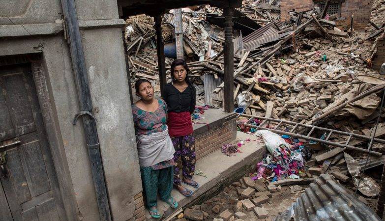 Cenário de destruição após o terremoto que deixou mais de nove mil mortos no Nepal em 2015