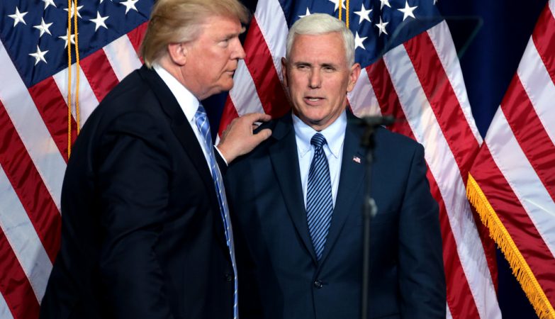 Donald Trump com o seu vice-presidente, Mike Pence