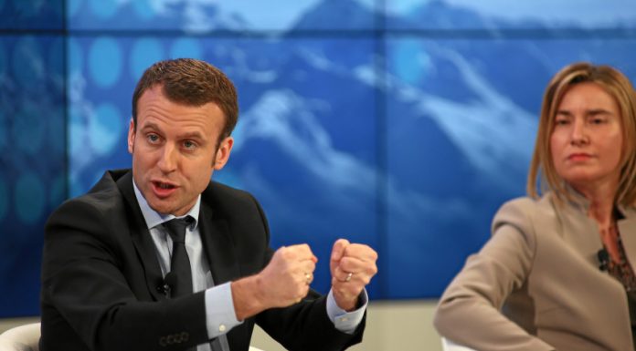 Campanha eleitoral de Macron é atacada por hackers russos