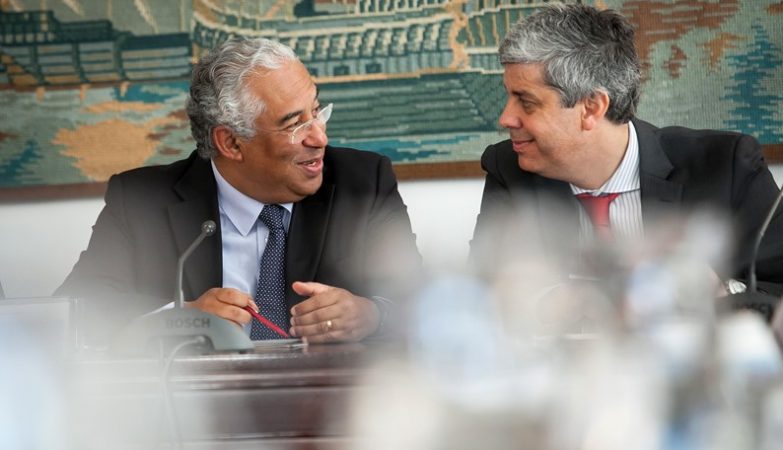 Primeiro-Ministro de Portugal, António Costa, com o Ministro das Finanças português, Mário Centeno