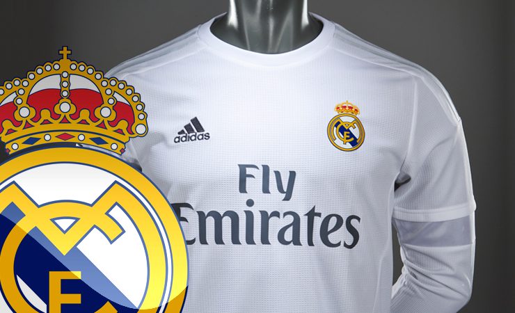 O logotipo da camisa do Real Madrid à venda nos países árabes deixou de ter a cruz cristã no topo