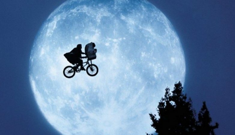 Imagem retirada do filme E.T., de 1982, do diretor Steven Spielberg