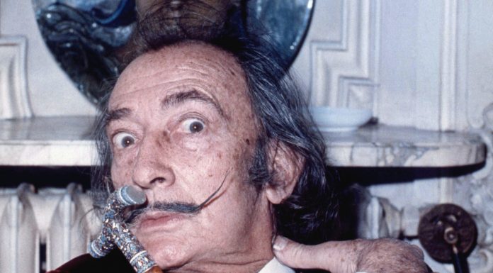 Bigode de Salvador Dalí continua intacto, 28 anos após sua morte