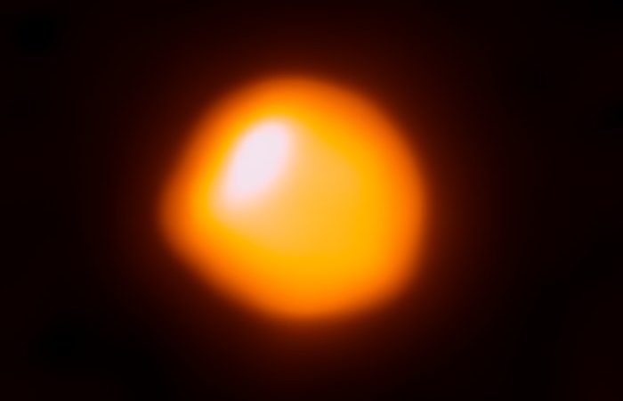 Imagem real da estrela Betelgeuse