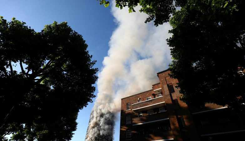 A torre Grenfell, que tem bloco de 120 apartamentos, onde moram cerca de 500 pessoas