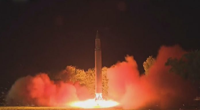 Vídeo mostra como míssil norte-coreano quase atingiu o Japão