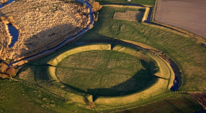 Herança dos vikings: arqueólogos descobrem fortaleza com mil anos na Dinamarca