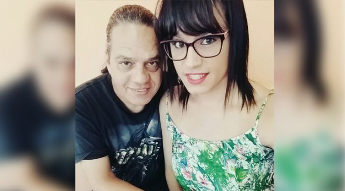 Pai acompanha filha trans na balada para protegê-la de agressões