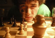 O Gambito da Rainha': série da Netflix ignora sexismo no xadrez, diz  ex-campeã - BBC News Brasil