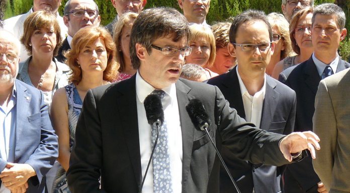 Espanha prende 8 ministros pró-independência da Catalunha