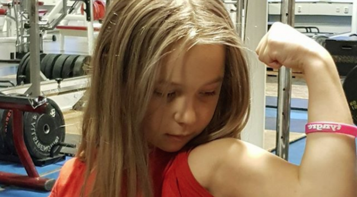 Supermenina: Indra tem 10 anos e quer ser a mais forte do mundo