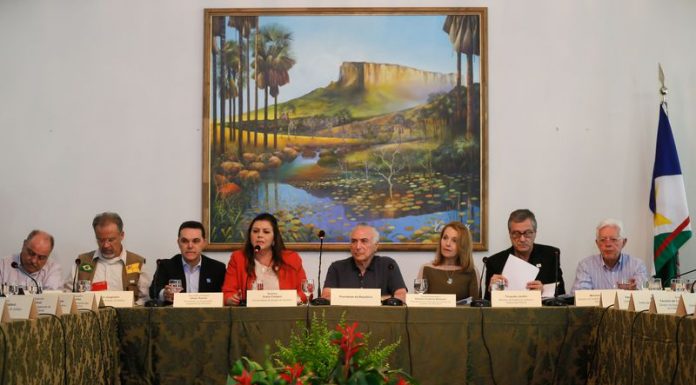 Governo vai empregar médicos venezuelanos para que atendam compatriotas