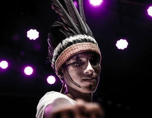 Rapper indígena de 16 anos usa poesia como arma de resistência