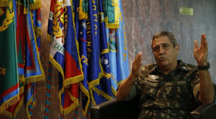 Intervenção no Rio passará por transição, anuncia general Braga Netto