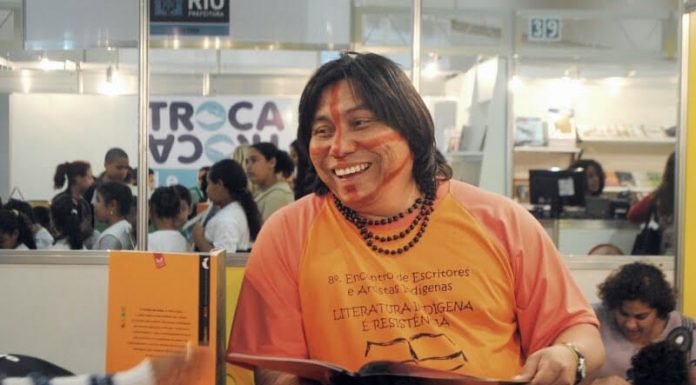 Escritor indígena recebe prêmio de literatura infantojuvenil