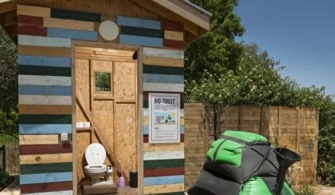 Dispositivo transforma fezes em gás de cozinha para populações de baixa renda