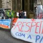 Familiares de PMs bloqueiam quatro batalhões no Rio