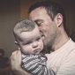 Pessoas com filhos vivem mais tempo, especialmente homens solteiros