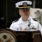Oficial da Marinha dos EUA é condenado a 6 anos de prisão por contar segredos às namoradas