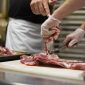 EUA suspendem todas as importações de carne fresca do Brasil; ministro irá ao país tratar da questão