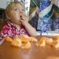 Comer laranja de noite afinal não mata