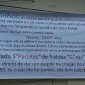 Cansada dos palpites dos vizinhos sobre criação do filho, mãe coloca faixa em frente de casa