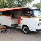 Brasileiro cria e-book para ensinar a transformar Kombi em casa sobre rodas