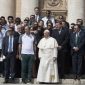 Em encontro no Vaticano, Papa Francisco abençoa os jogadores da Chapecoense