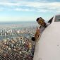 Piloto brasileiro gera polêmica com fotos "perigosas" feitas de um avião