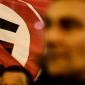 Líder neonazista se declara homossexual, revela ser judeu e abandona movimento no Reino Unido