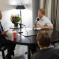 Ao Príncipe Harry, Obama afirma se preocupar com o "uso irresponsável" das redes sociais