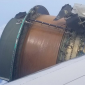 Motor de avião se desmonta em pleno voo e obriga pouso de emergência
