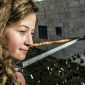 Ahed Tamimi irá passar 8 meses na prisão por agredir militares israelenses
