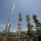 Petroleiros suspendem greve; Petrobras informa que refinarias operam